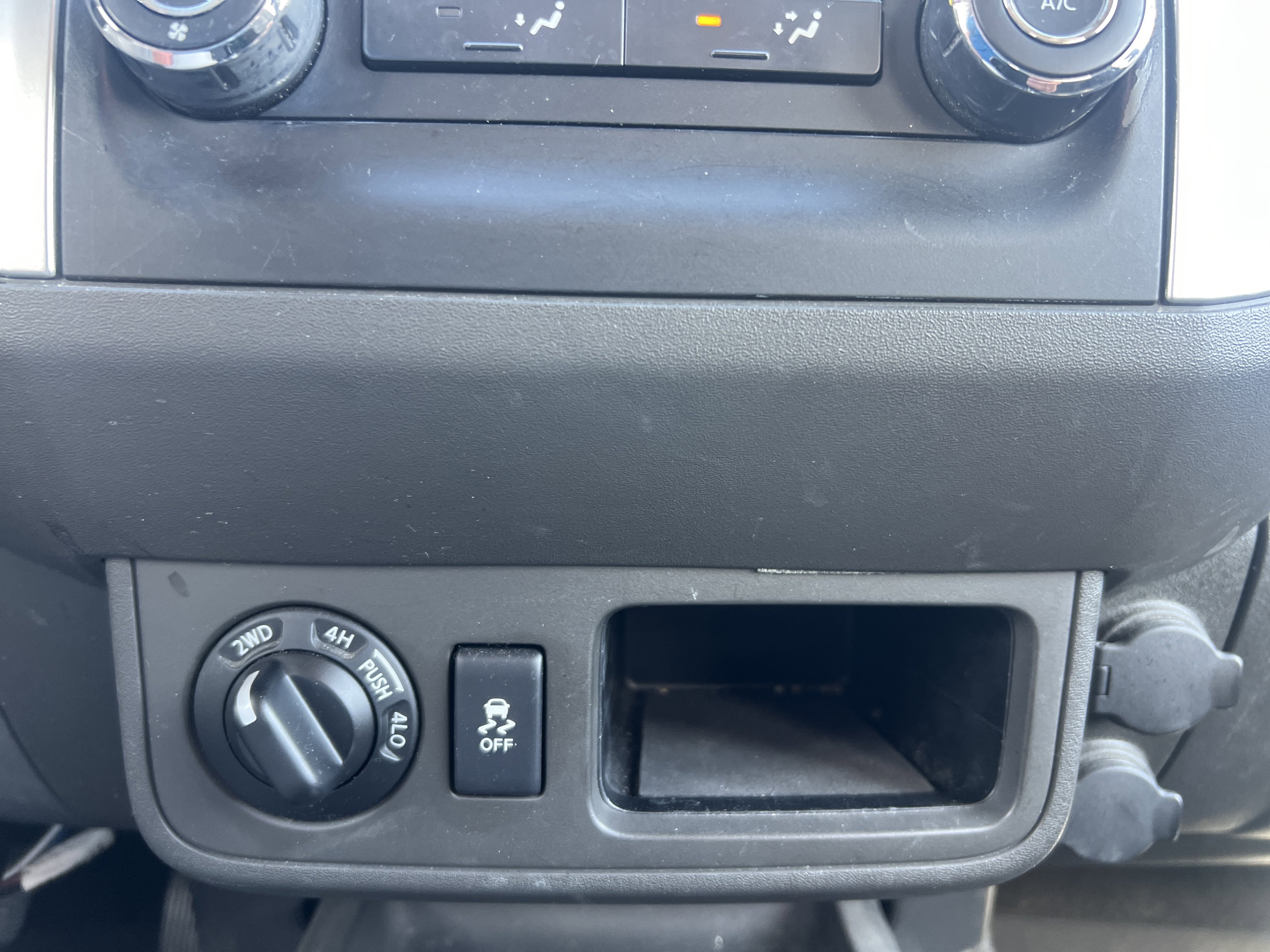 Used 2014 Nissan Xterra S w/ Value Package AWD/4WD image 29