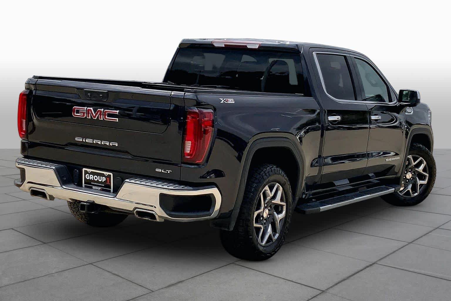 Used 2023 GMC Sierra 1500 SLT AWD/4WD image 12