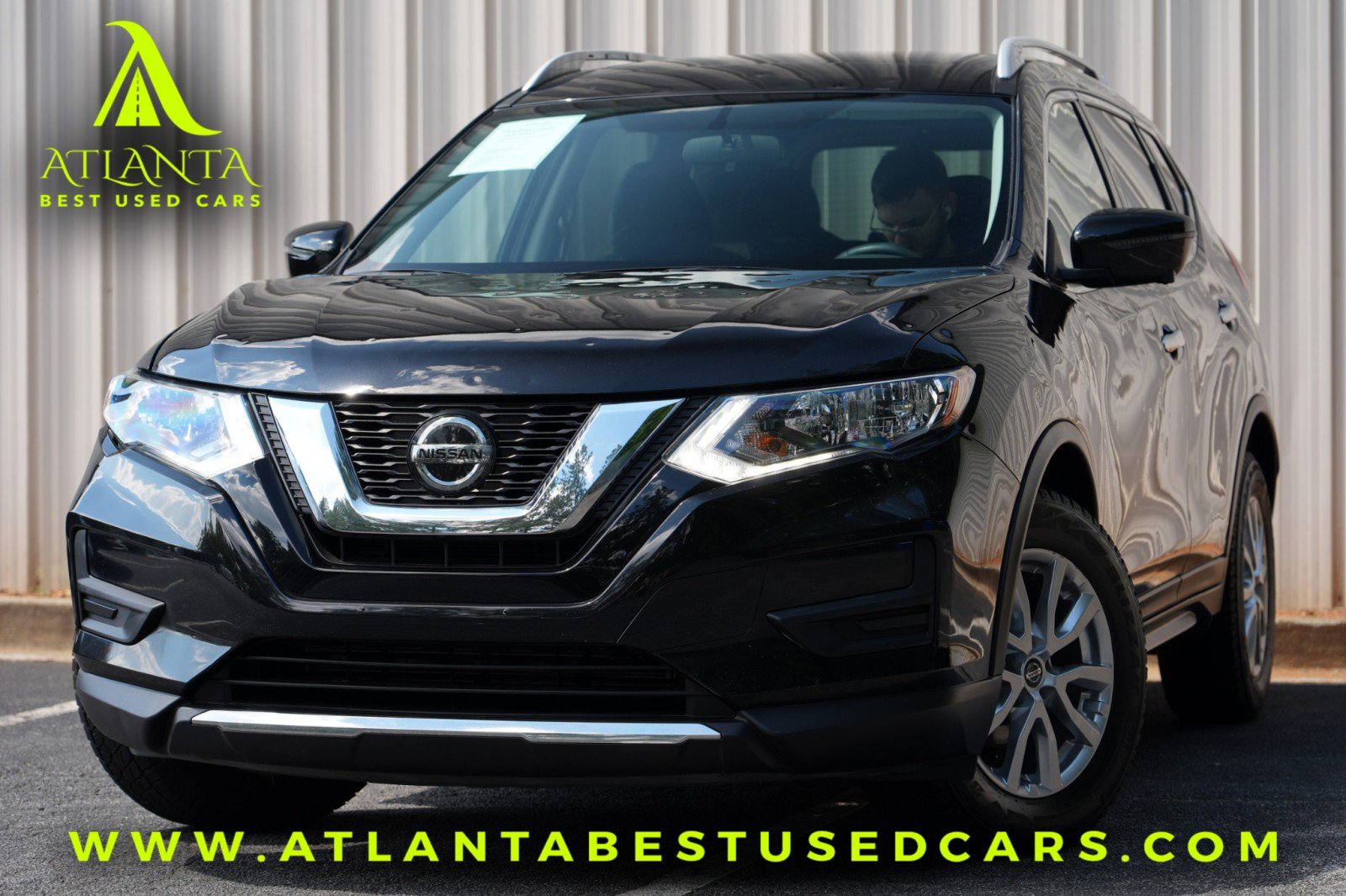 Used 2018 Nissan Rogue SV w/ Sun & Sound Touring Package