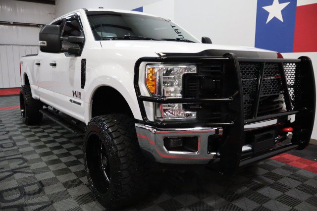Used 2017 Ford F250 XLT w/ XLT Premium Package AWD/4WD image 16