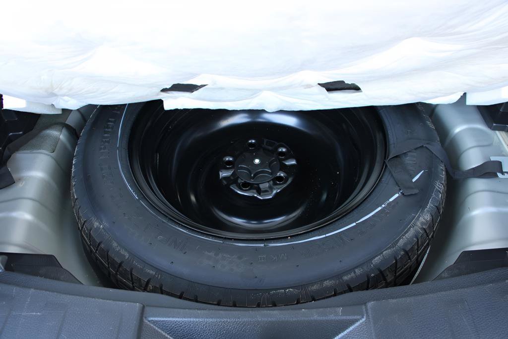 Used 2017 Nissan Rogue SV w/ SV Premium Package AWD/4WD image 9