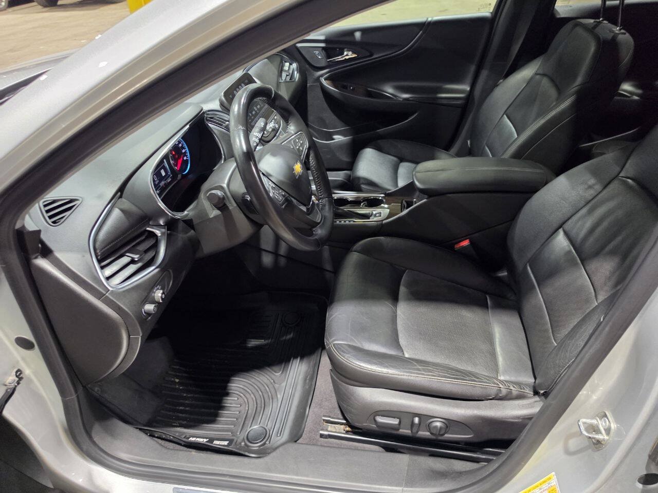 Used 2017 Chevrolet Malibu Premier w/ Premier Sun and Wheel Package FWD image 25
