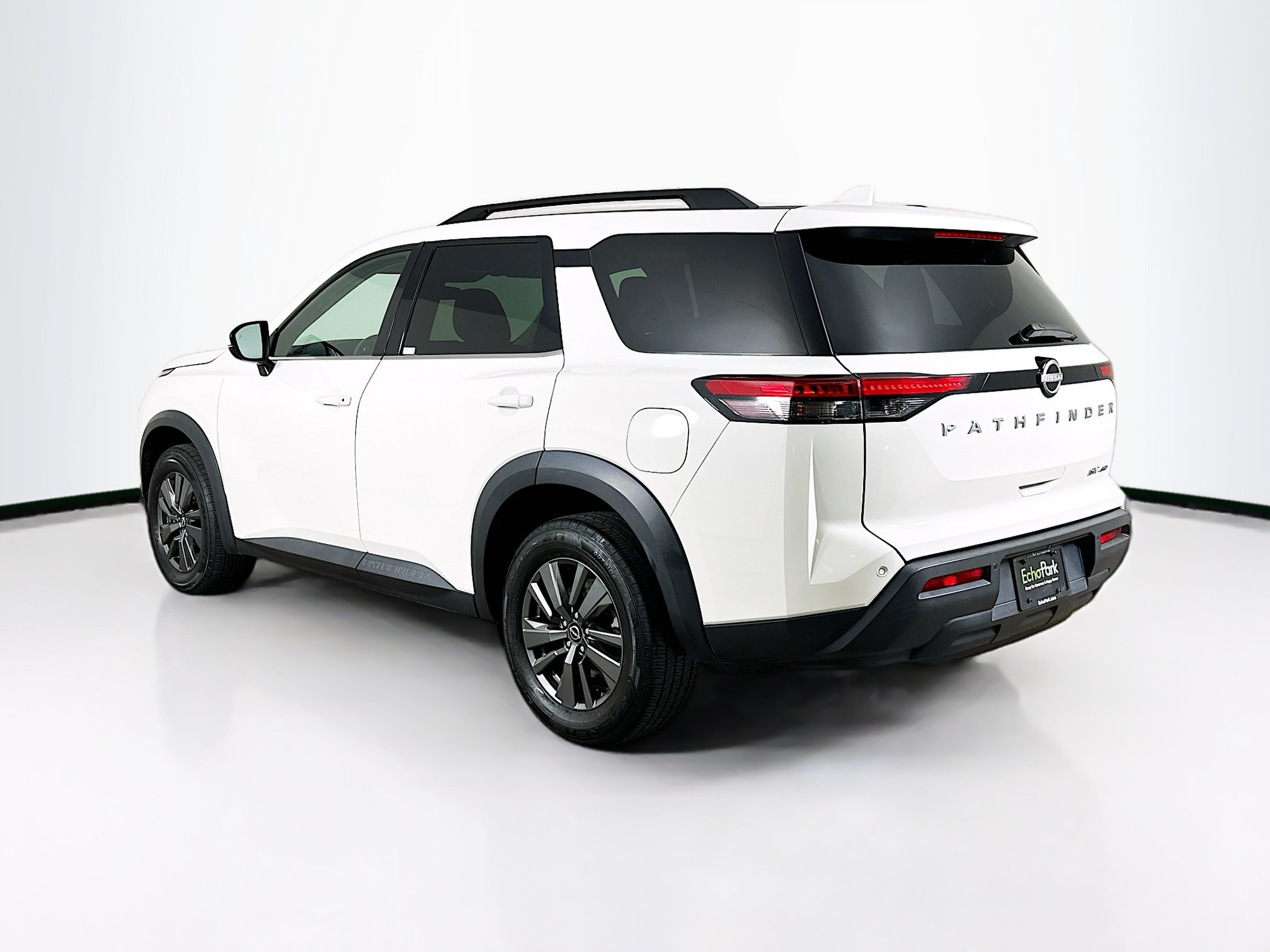 Used 2023 Nissan Pathfinder SV AWD/4WD image 5