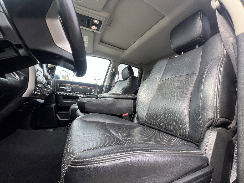 Used 2016 RAM 1500 Laramie w/ Convenience Group AWD/4WD image 28