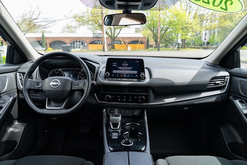 Certified 2025 Nissan Rogue S image 9