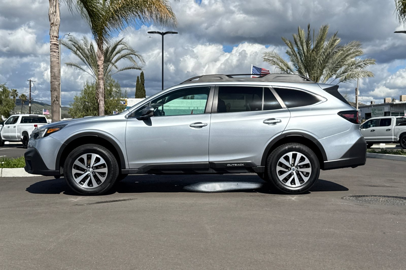 Used 2020 Subaru Outback Premium image 7