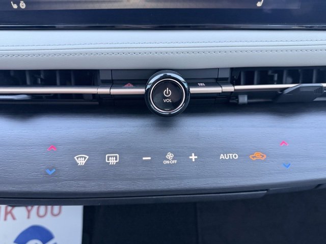 Used 2023 Nissan Ariya FWD image 16