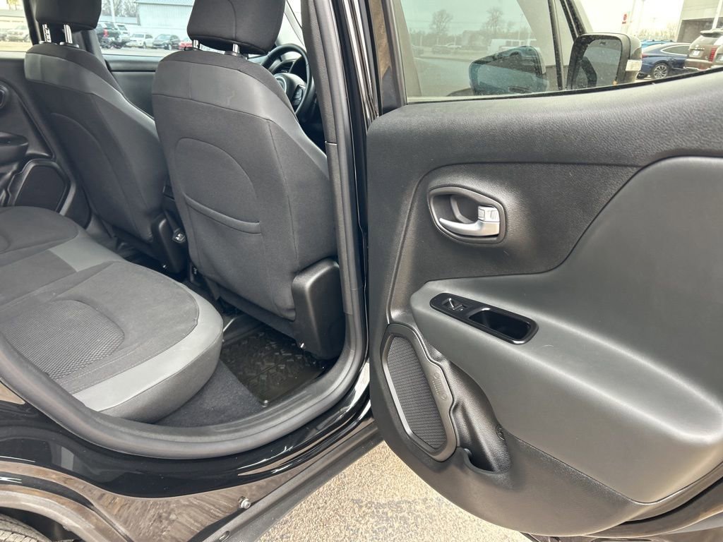 Used 2020 Jeep Renegade Altitude image 22