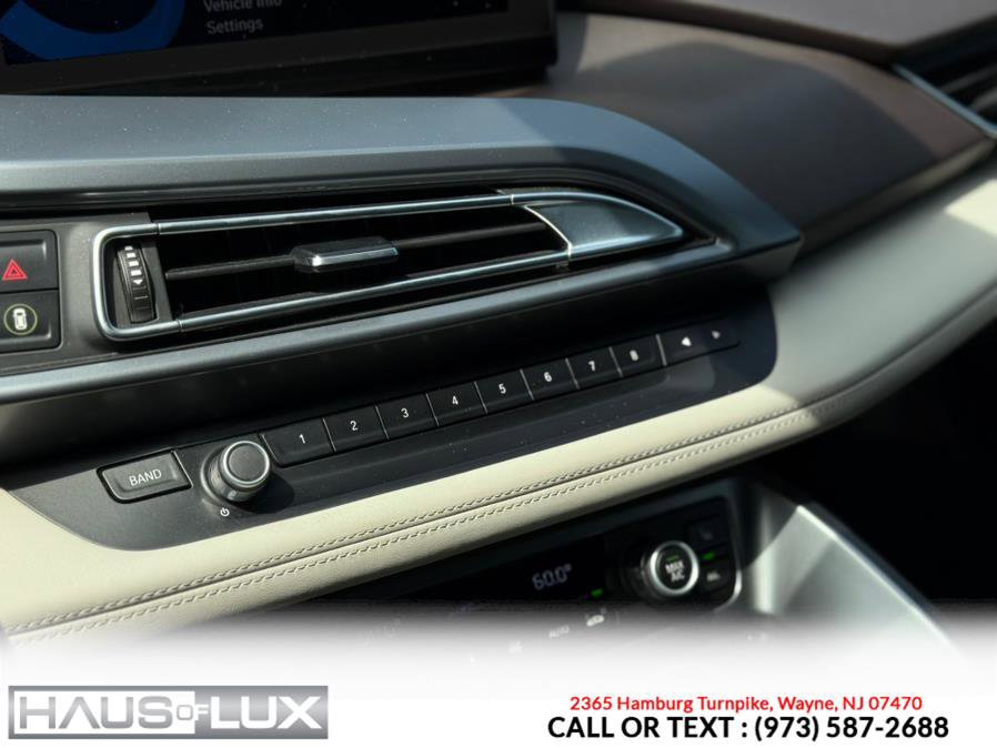Used 2015 BMW i8 2dr Cpe image 31