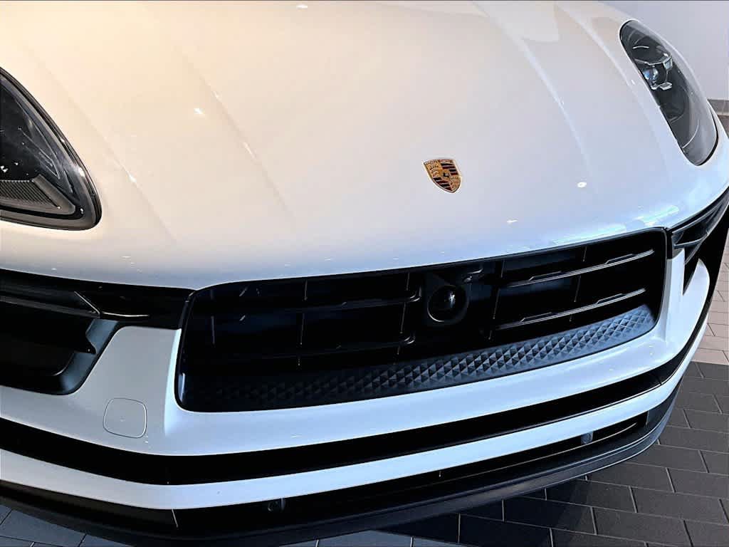 Used 2026 Porsche Macan AWD/4WD image 32