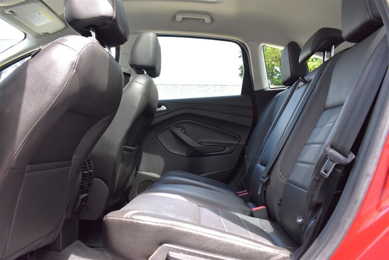 Used 2013 Ford C-MAX SEL FWD image 28