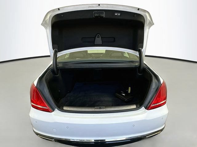 Used 2018 Genesis G90 3.3T Premium RWD image 27