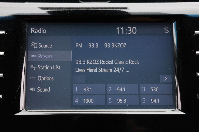 Used 2018 Toyota Camry SE FWD image 14