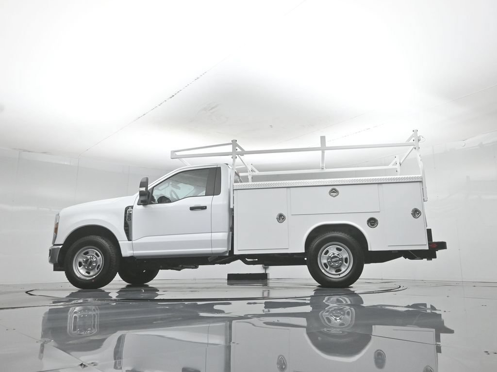 New 2026 Ford F350 XL w/ XL Chrome Package RWD image 54