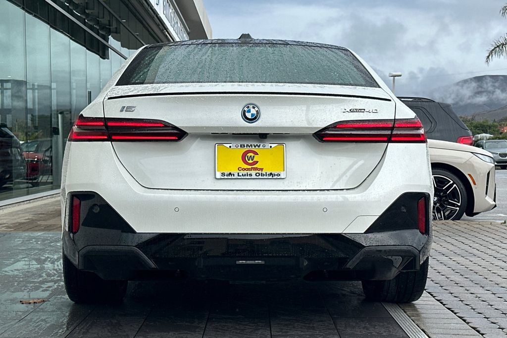 New 2026 BMW i5 eDrive40 w/ M Sport Package image 4