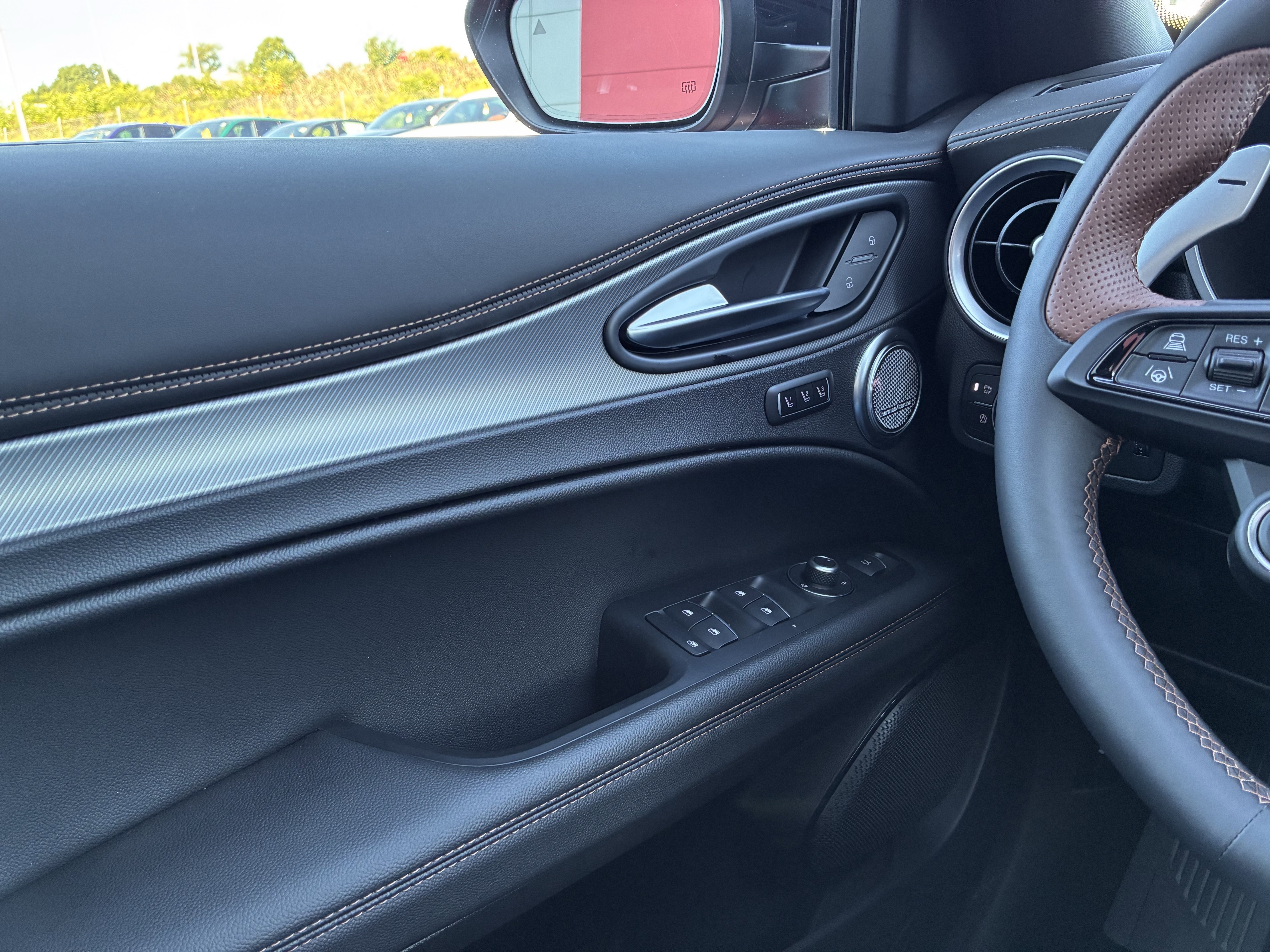 New 2025 Alfa Romeo Stelvio Sprint image 16