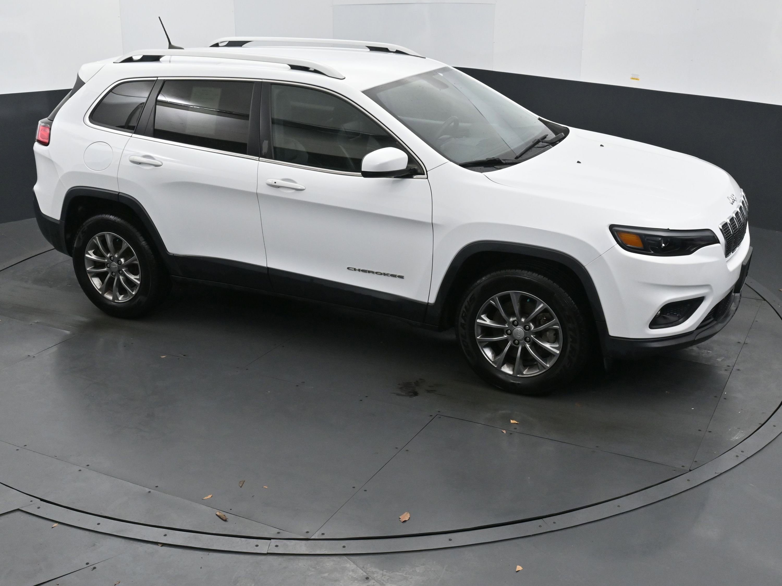 Used 2020 Jeep Cherokee Latitude Plus image 33