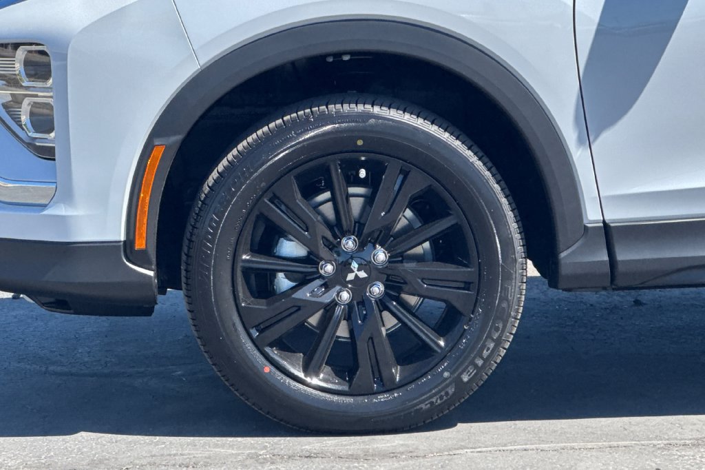 New 2026 Mitsubishi Eclipse Cross LE AWD/4WD image 29