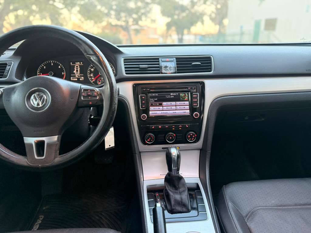 Used 2013 Volkswagen Passat TDI SE FWD image 14