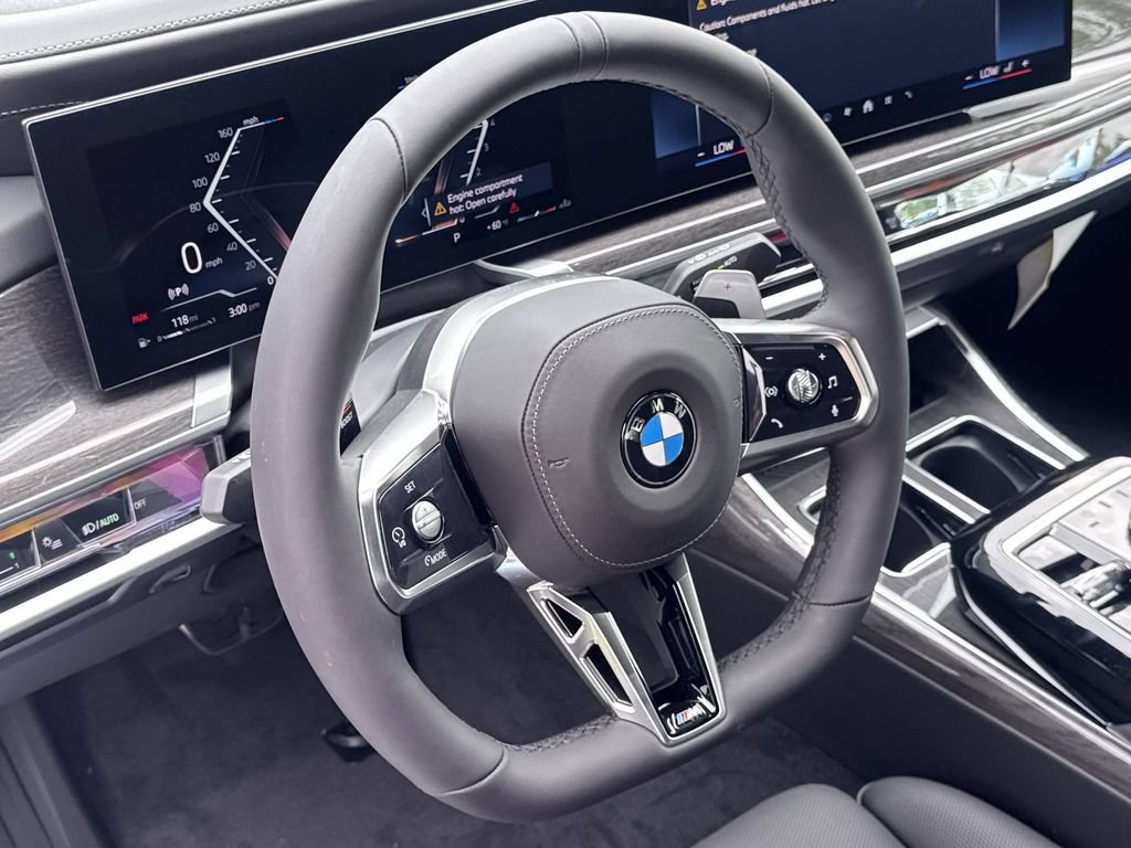 Used 2026 BMW 760i xDrive w/ Premium Package AWD/4WD image 11