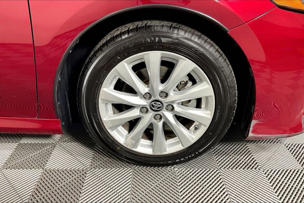 Used 2019 Toyota Camry LE image 11