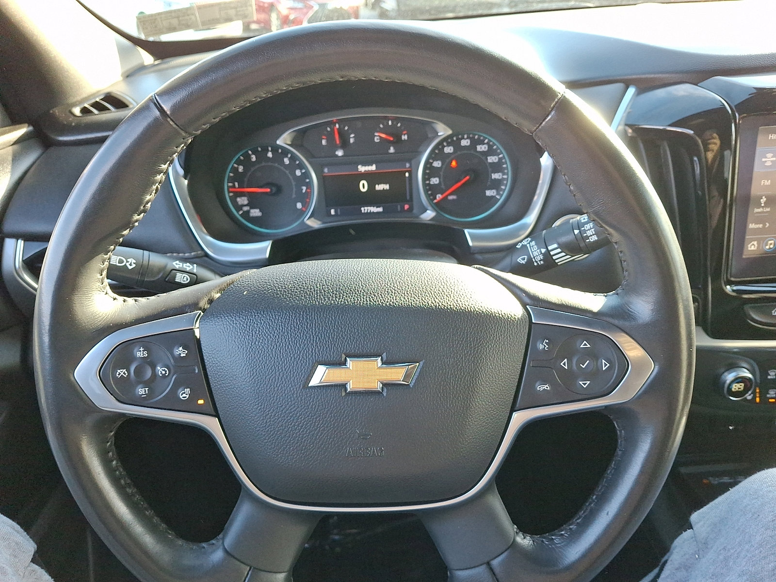 Used 2022 Chevrolet Traverse LT image 17