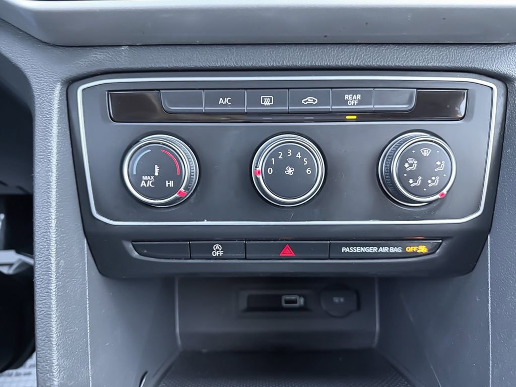 Used 2018 Volkswagen Atlas Launch Edition image 23