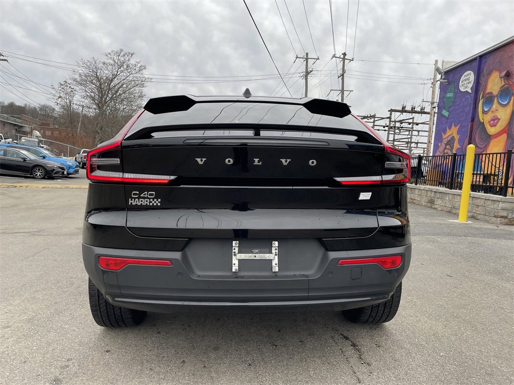 Used 2023 Volvo C40 Recharge Core image 4