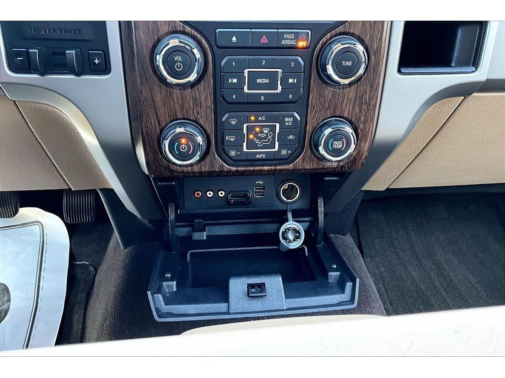 Used 2013 Ford F150 Lariat w/ Lariat Chrome Pkg AWD/4WD image 26