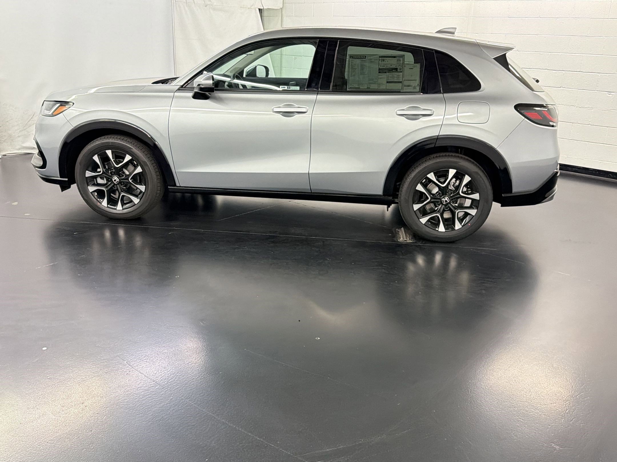 New 2027 Honda HR-V EX-L image 2