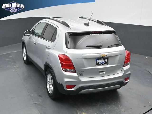 Used 2018 Chevrolet Trax LT w/ LT Convenience Package FWD image 13