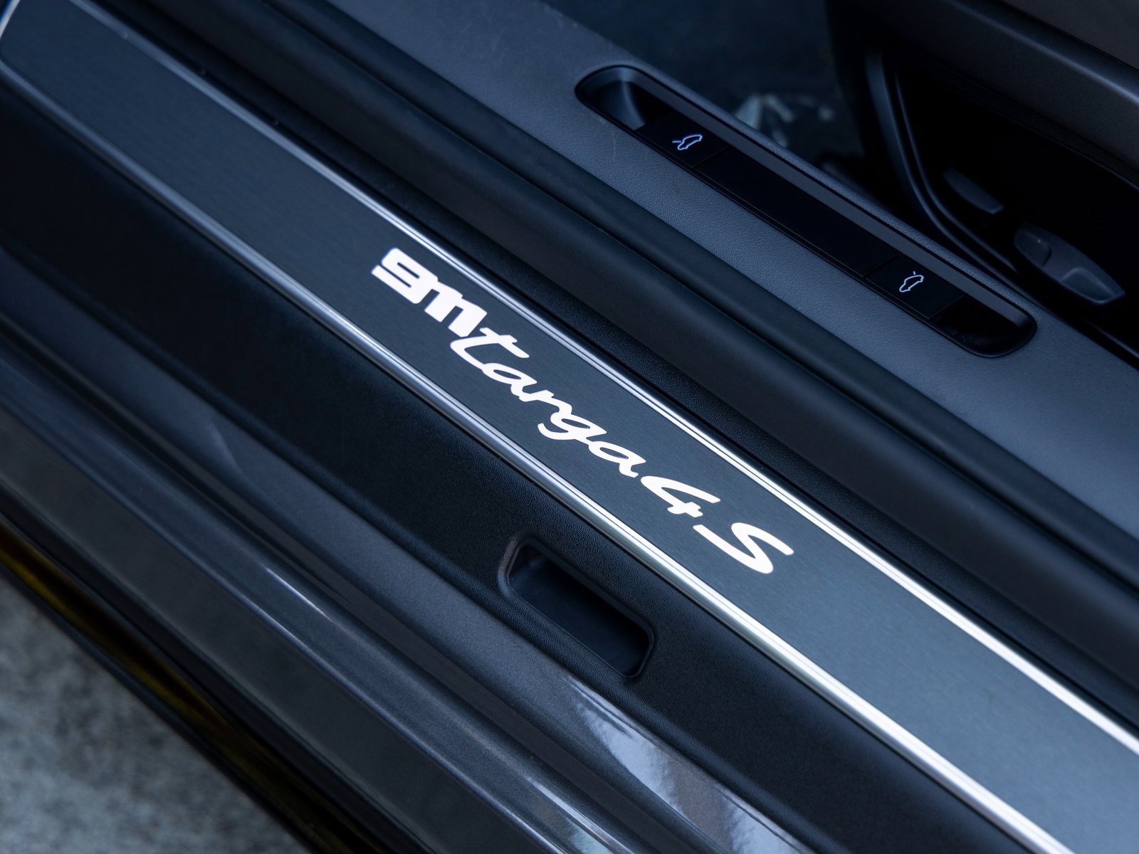 Certified 2022 Porsche 911 Targa 4S image 37
