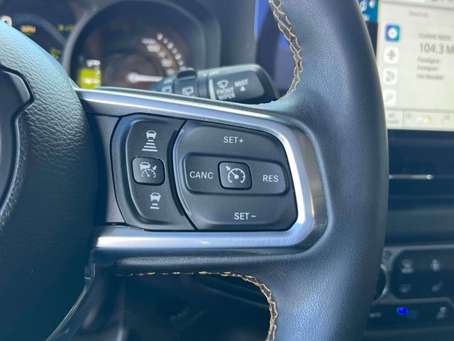 Used 2024 Jeep Wrangler Unlimited Sahara w/ Technology Group AWD/4WD image 18