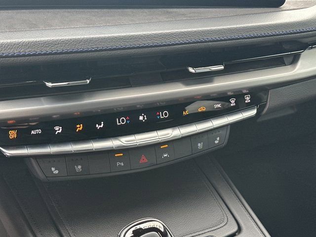 Used 2024 Cadillac XT4 Sport image 32