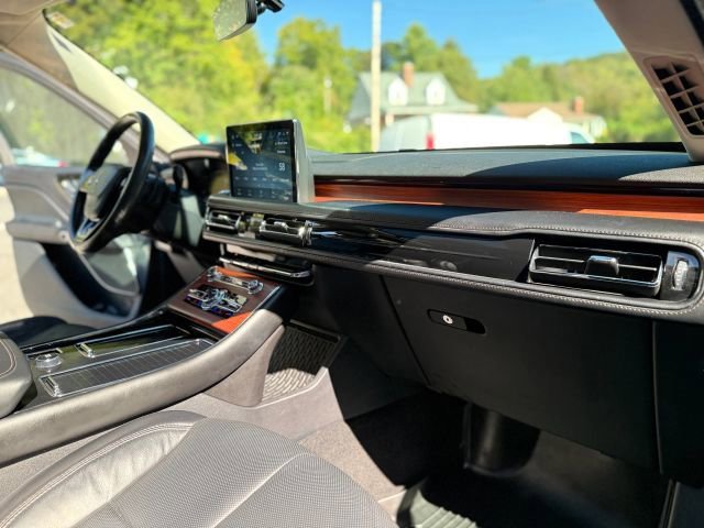 Used 2020 Lincoln Aviator Reserve w/ Equipment Group 201A image 22