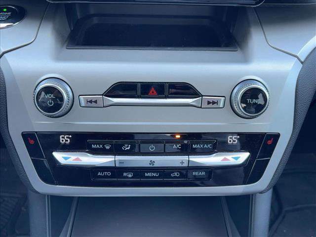 Used 2021 Ford Explorer XLT image 14