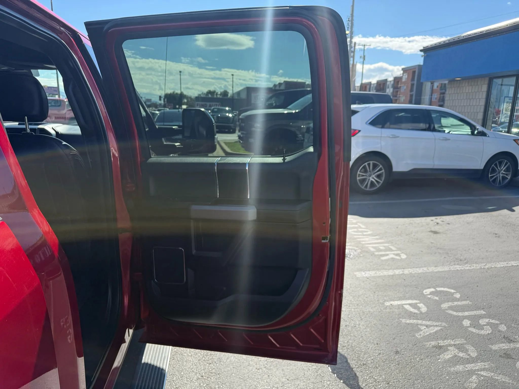 Used 2019 Ford F150 Platinum w/ Equipment Group 701A Luxury image 30