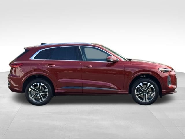 Certified 2025 Audi Q5 Premium w/ Premium Plus AWD/4WD image 9