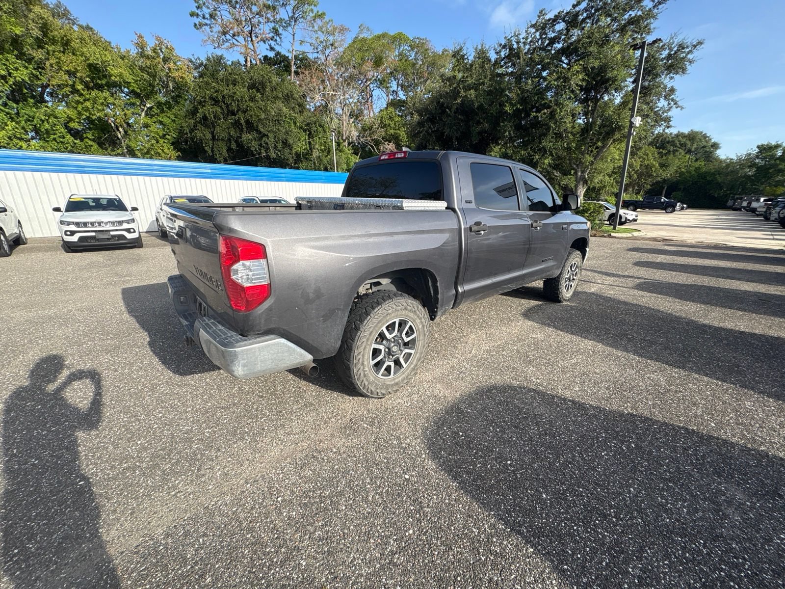 Used 2020 Toyota Tundra SR5 w/ SR5 Upgrade Package AWD/4WD image 7