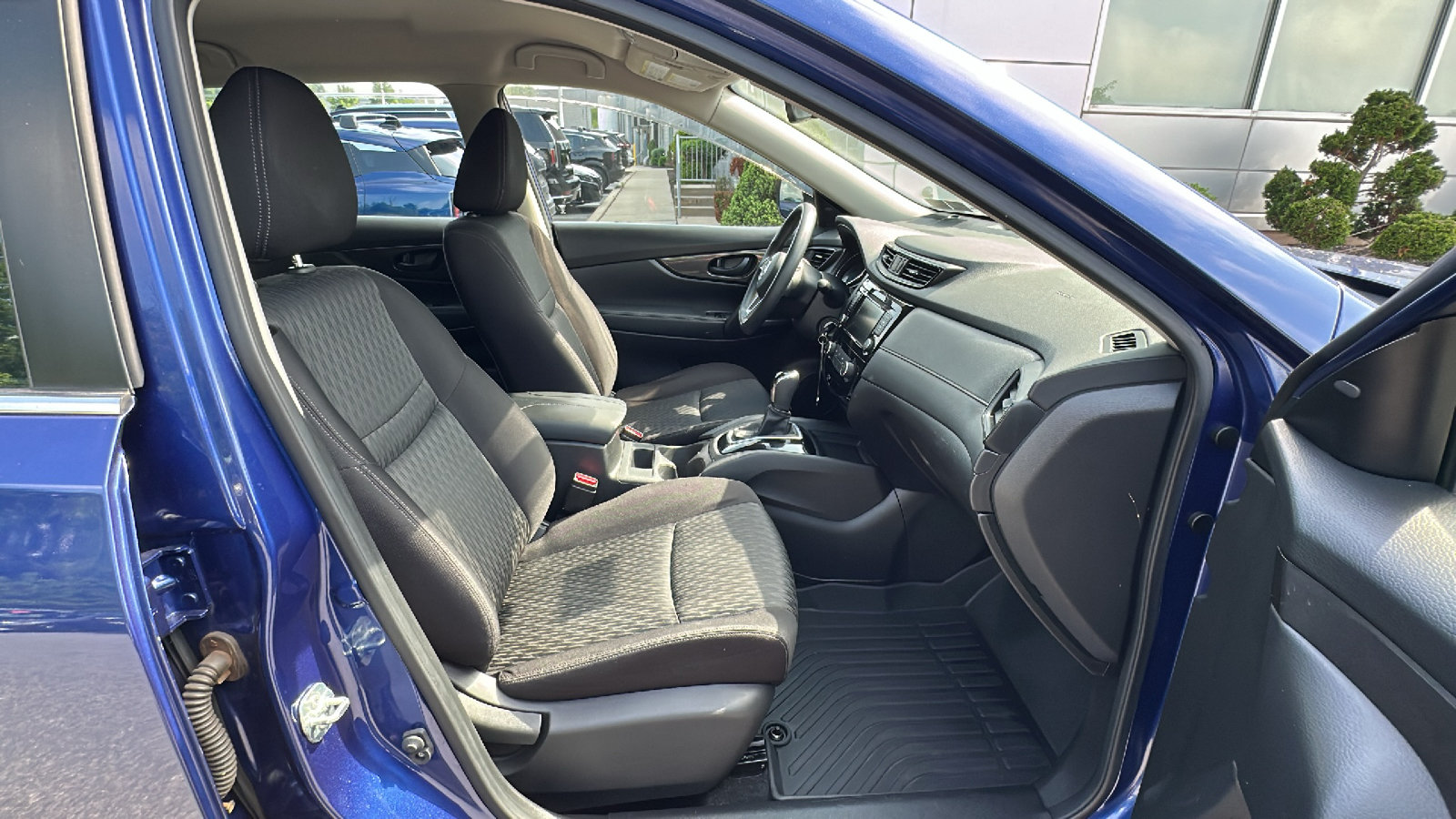 Used 2019 Nissan Rogue S AWD/4WD image 24