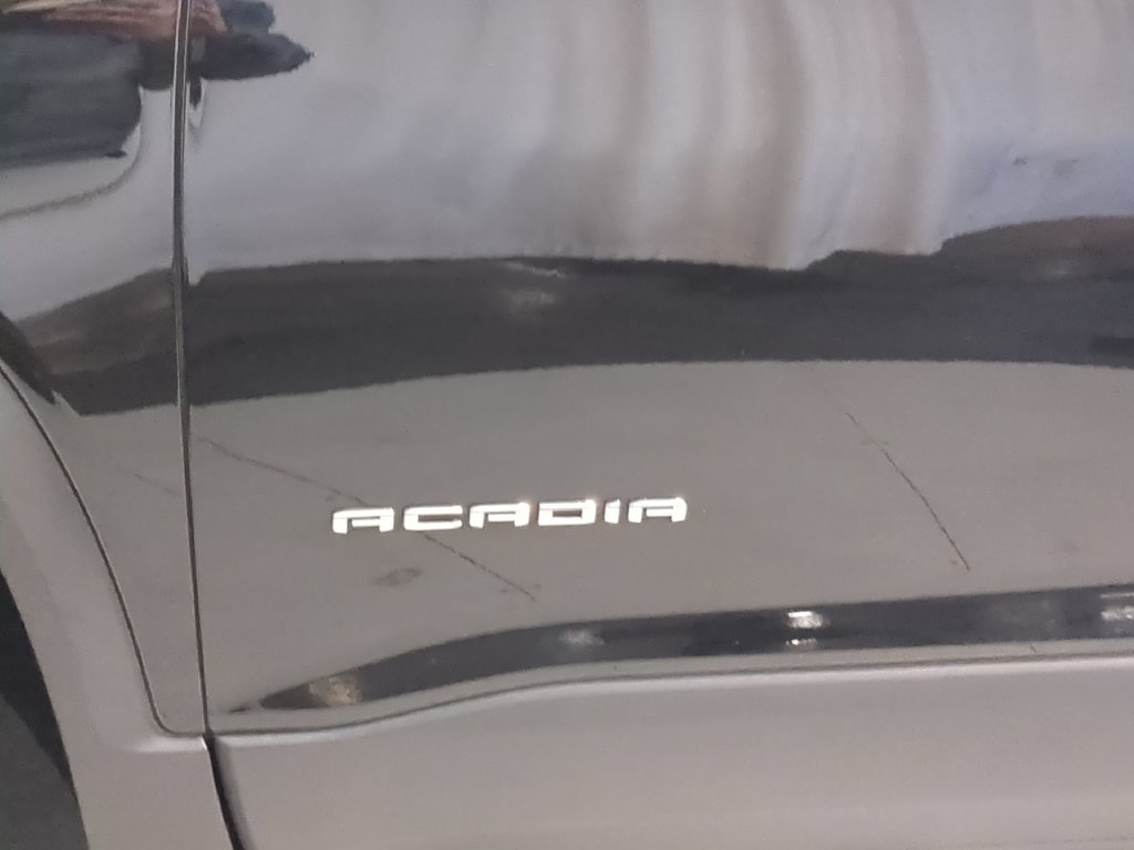 Used 2023 GMC Acadia SLT w/ LPO, Floor Liner Package AWD/4WD image 13