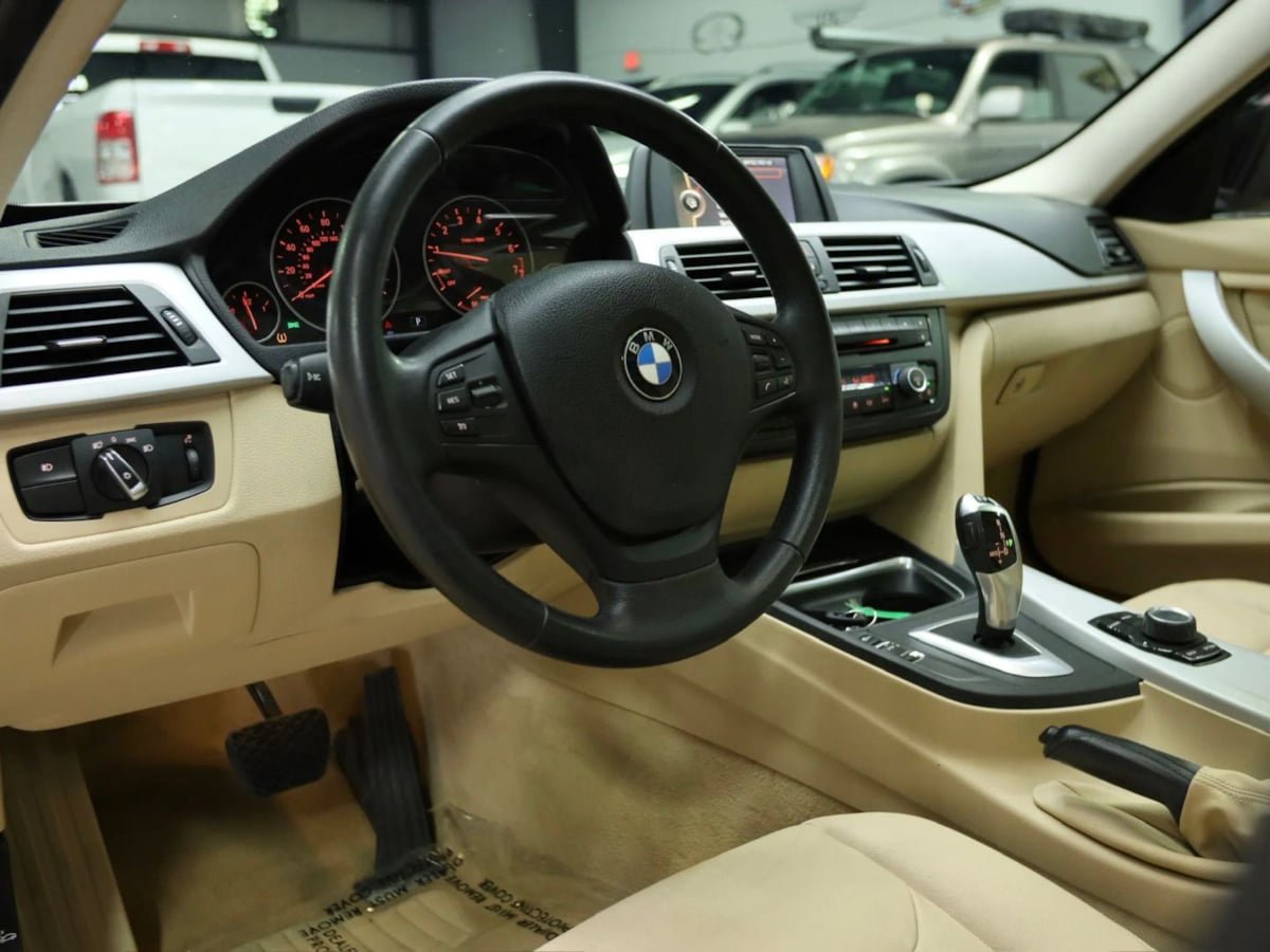 Used 2012 BMW 328i Sedan RWD image 19