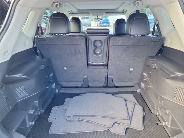 Used 2016 Nissan Rogue SL w/ SL Premium Package FWD image 9