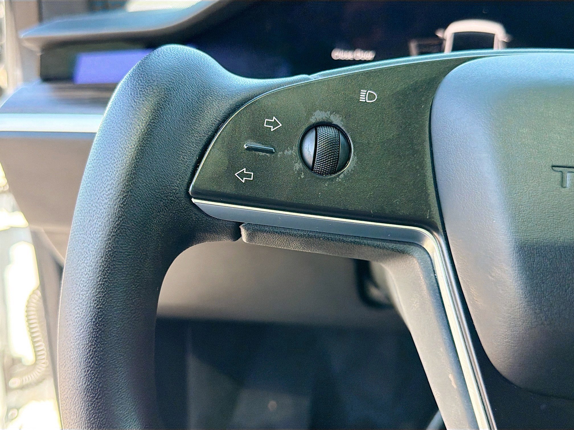 Used 2022 Tesla Model X image 34