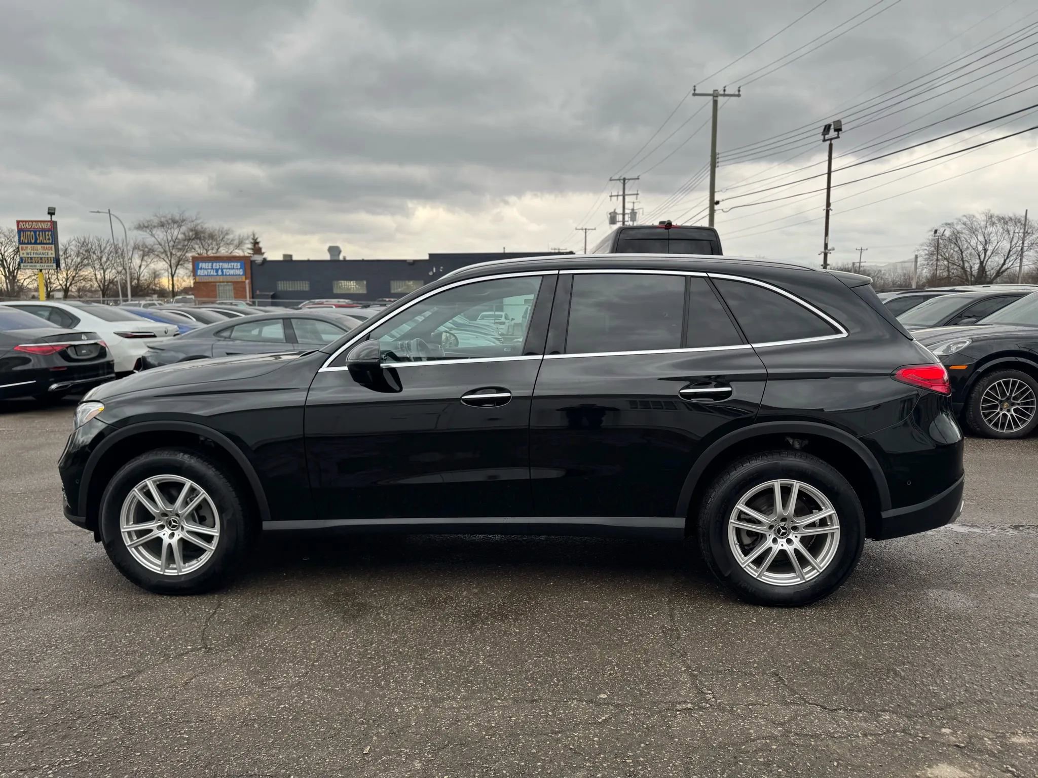 Used 2023 Mercedes-Benz GLC 300 4MATIC image 8