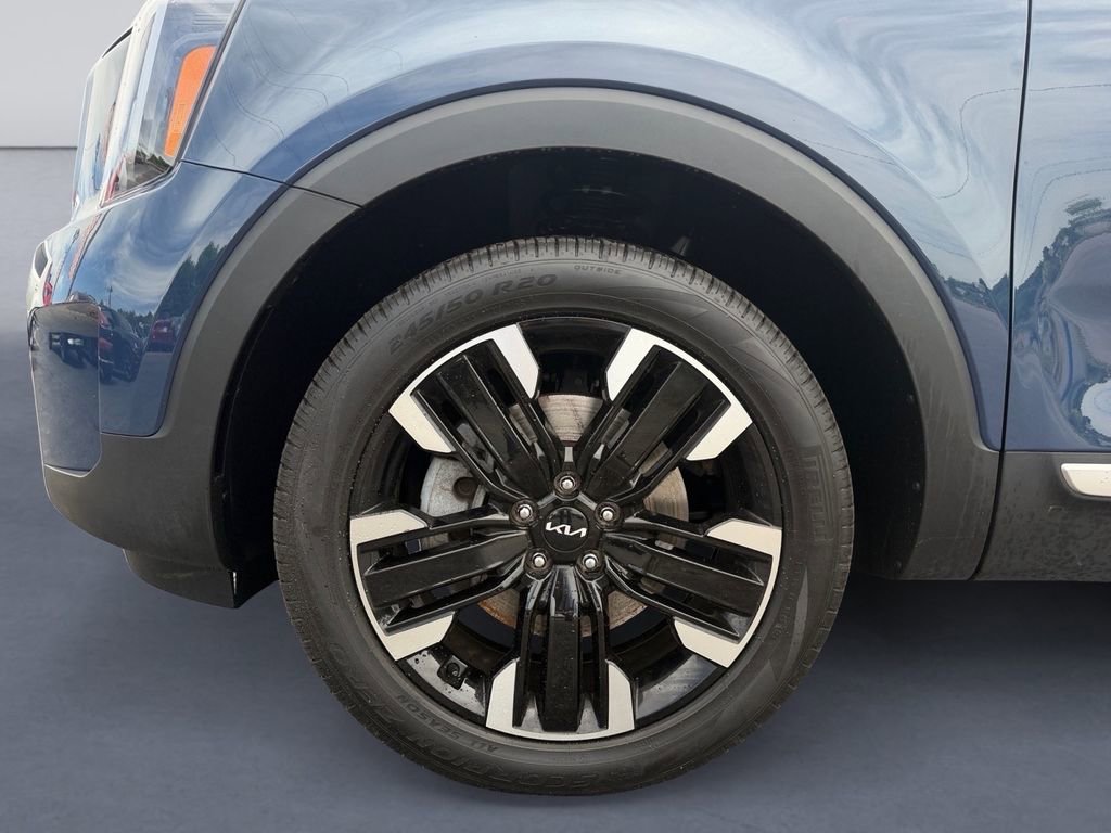 Used 2024 Kia Telluride SX w/ Towing Package FWD image 9