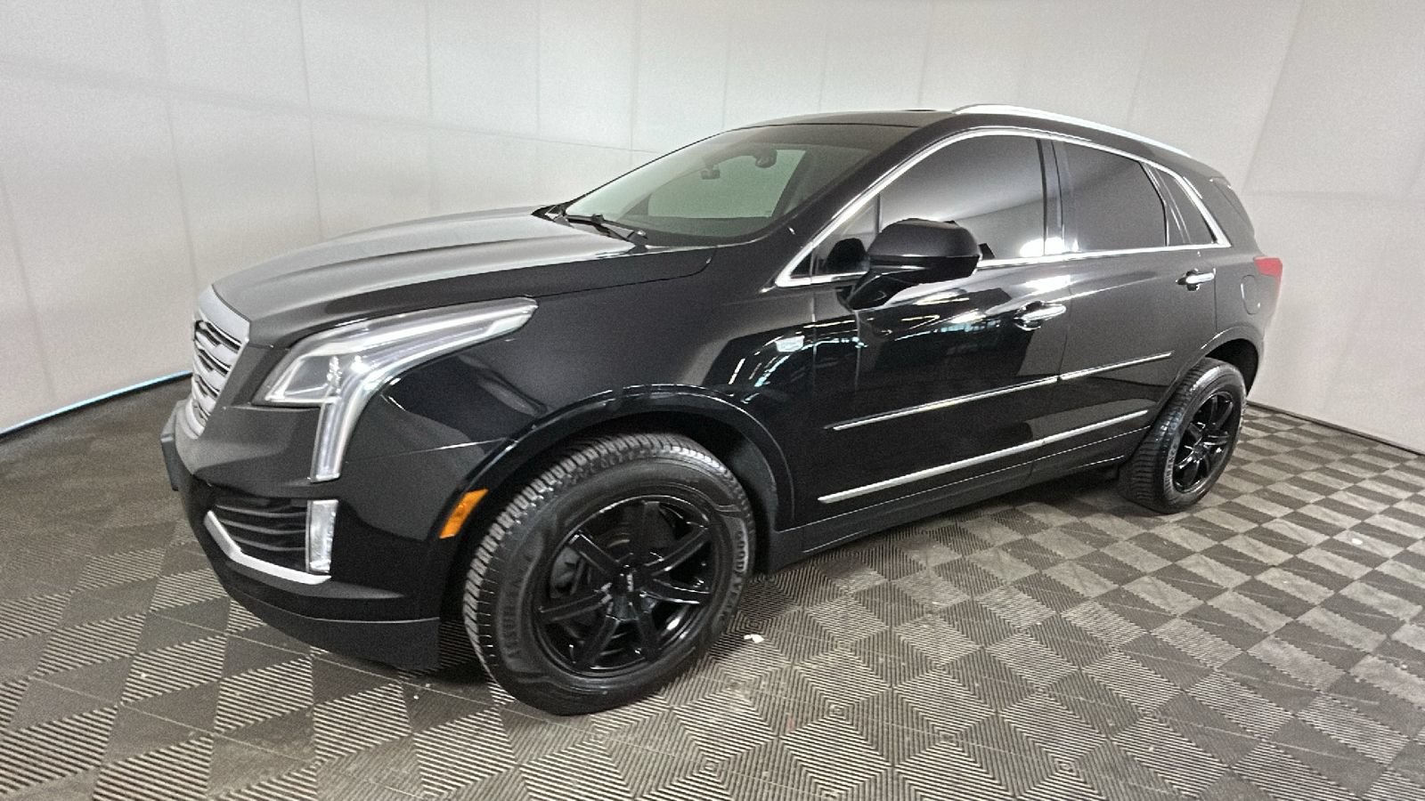 Used 2017 Cadillac XT5 Luxury AWD/4WD image 8