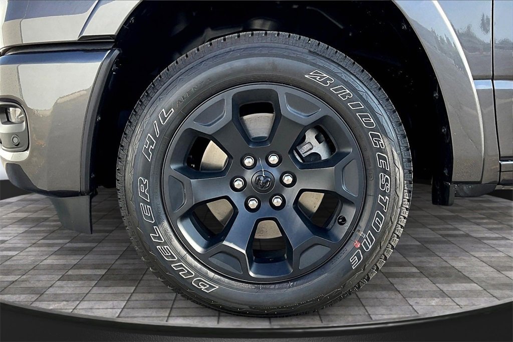New 2026 RAM 1500 4x4 Crew Cab image 11