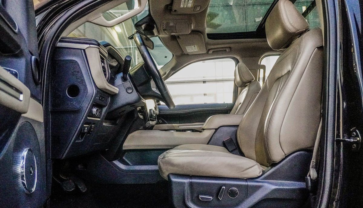 Used 2022 Ford Expedition Max Limited image 18