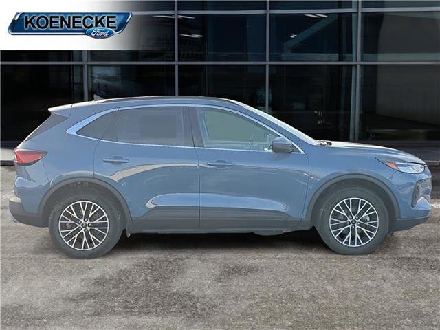 Used 2025 Ford Escape PHEV Front-Wheel Drive image 6